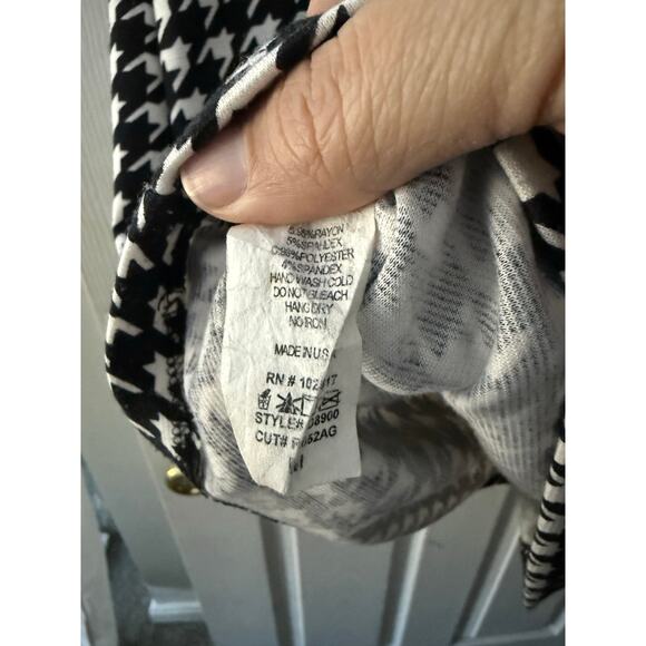 Black and White Soprano Dress Size Medium - Picture 4 of 6